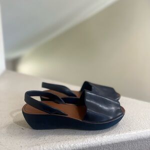 Reaction Kenneth Cole Fine Glass Wedge Sandal Navy Blue Size 11 new no box